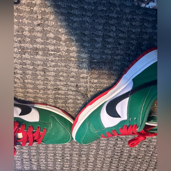 Dunks - Picture 4 of 5